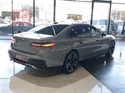 بي ام دبليو الفئة 7